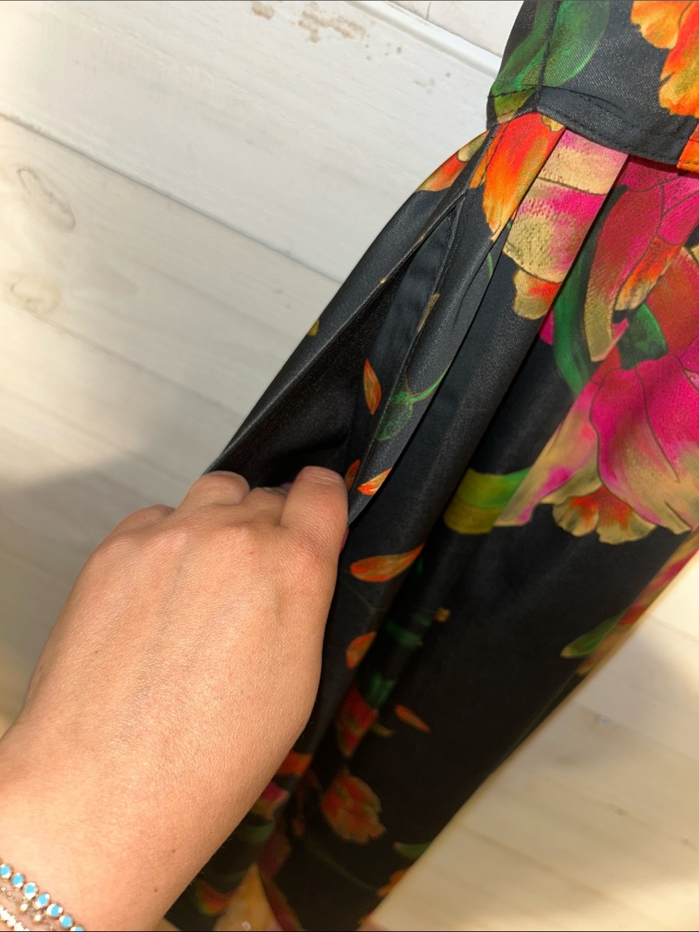 NATORI Floral Tie-Waist Midi Dress - Picture 7 of 8